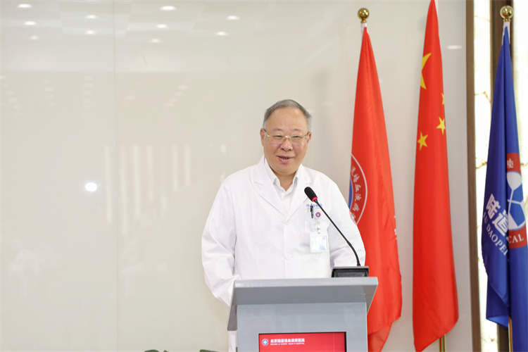 6a0435175c165.jpg